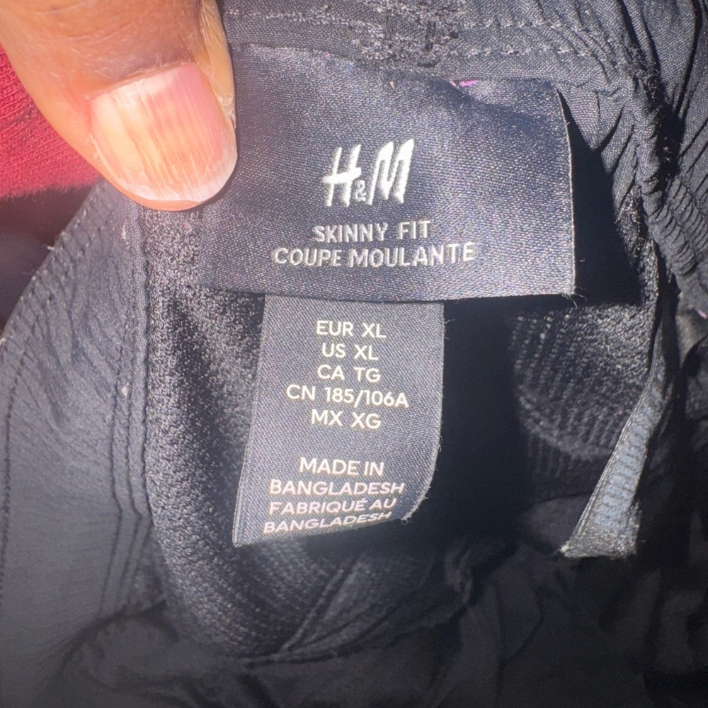 H&M Men's Black Cargo Pants - Picture 2 of 9